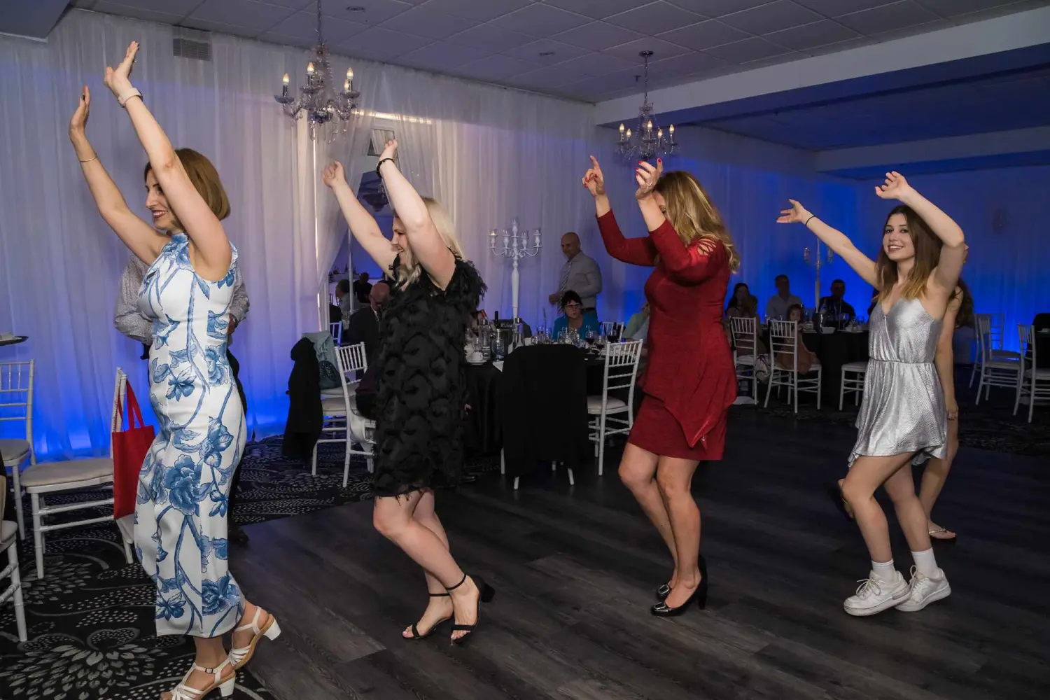MontrealWeddingParty-DJServices-024